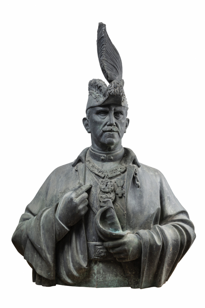 Vittorio_Emanuele_III.jpg