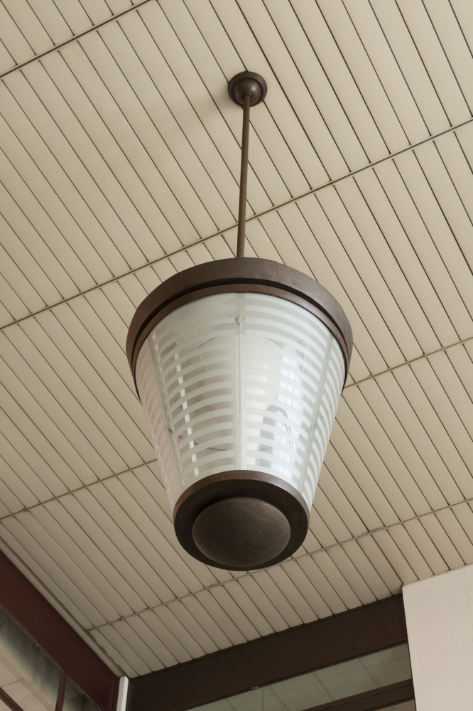 Lampada_a_soffitto.jpg